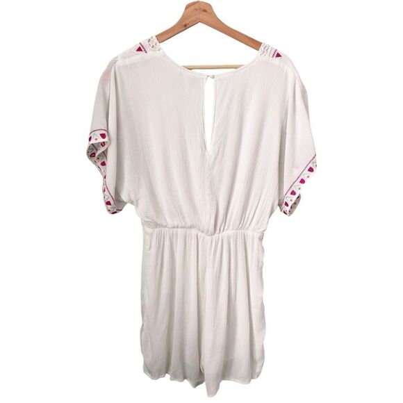 Jun & Ivy White Embroidered Floral V-Neck Short Sleeve Romper in Size Medium - Picture 6 of 16